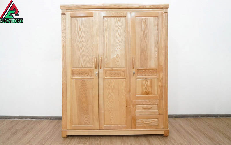 Chiếc tủ quần áo gỗ sồi hiện đại  tinh gọn, đơn giản nhưng vẫn có thể chứa đựng một cách thoải mái nhất.