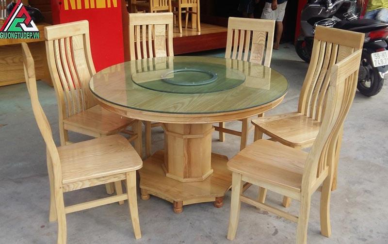 Bàn ghế ăn gỗ sồi mặt kính tròn tại Giuongtudep