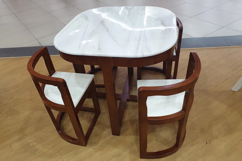 Thiết kế bàn ăn mặt đá hiện đại vô cùng sang trọng, tinh tế