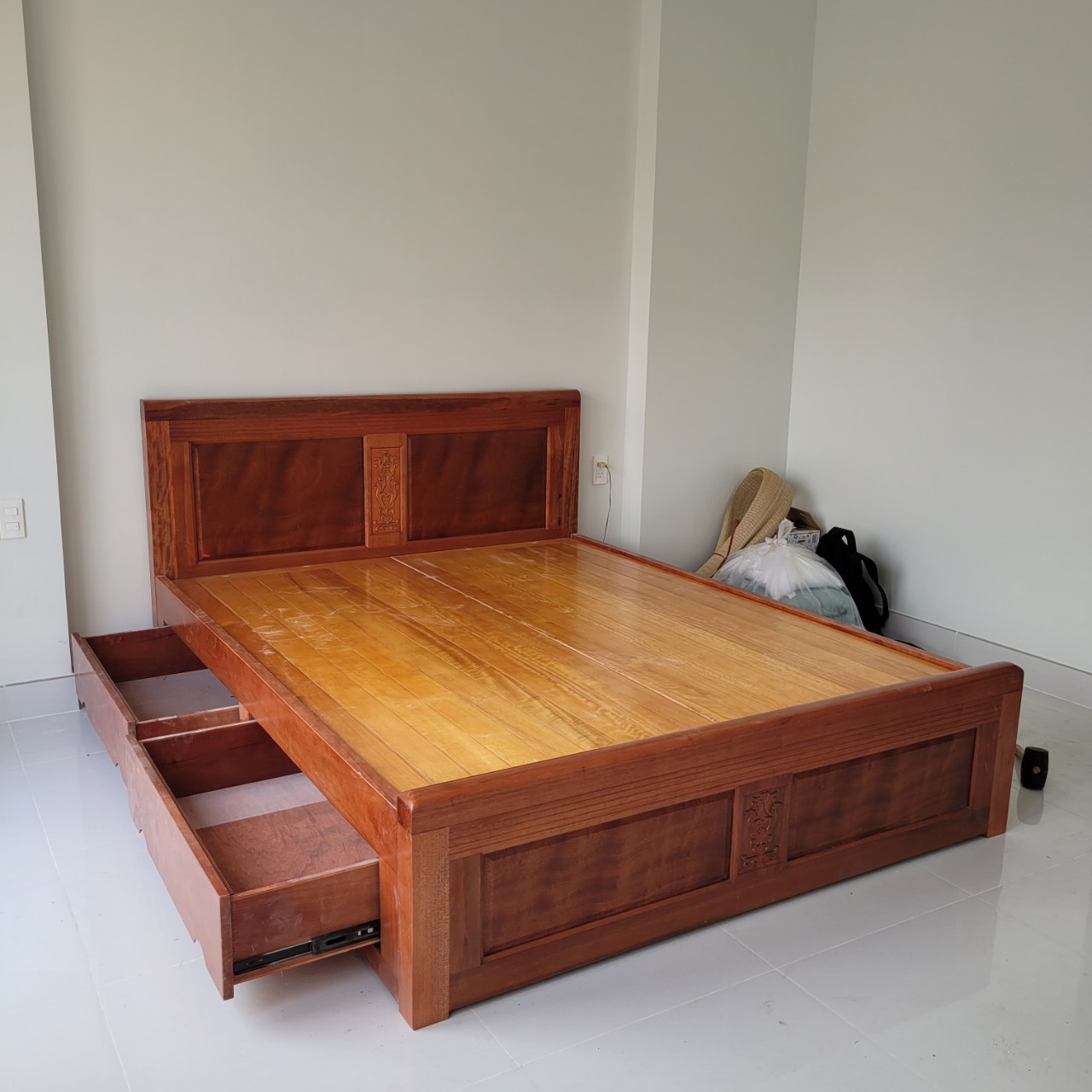 Nội Thất Giường Tủ Đẹp vừa hoàn thành lắp đặt giường xoan đào GN06 cho khách tại quận 3, TPHCM