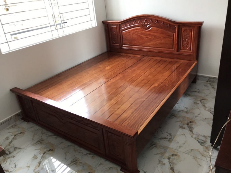 Giao giường gỗ xoan đào và giường gỗ gõ đỏ cho KH tại quận 12, TPHCM