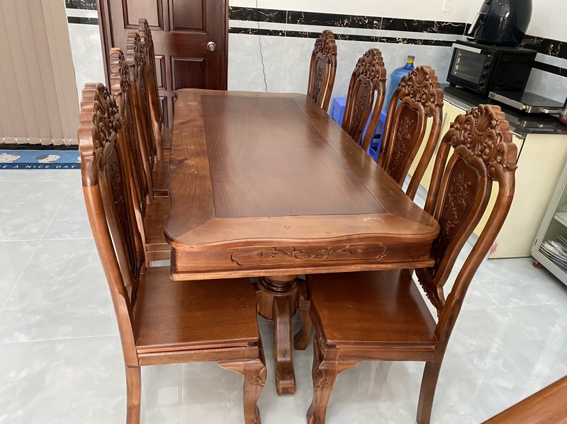 Giao tủ quần áo, giường ngủ xoan đào và bàn ăn gỗ gõ đỏ cho khách tại Gò Vấp, TPHCM