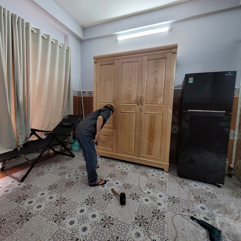 Giao tủ quần áo gỗ sồi TA05 cho khách ở quận 5, TP HCM