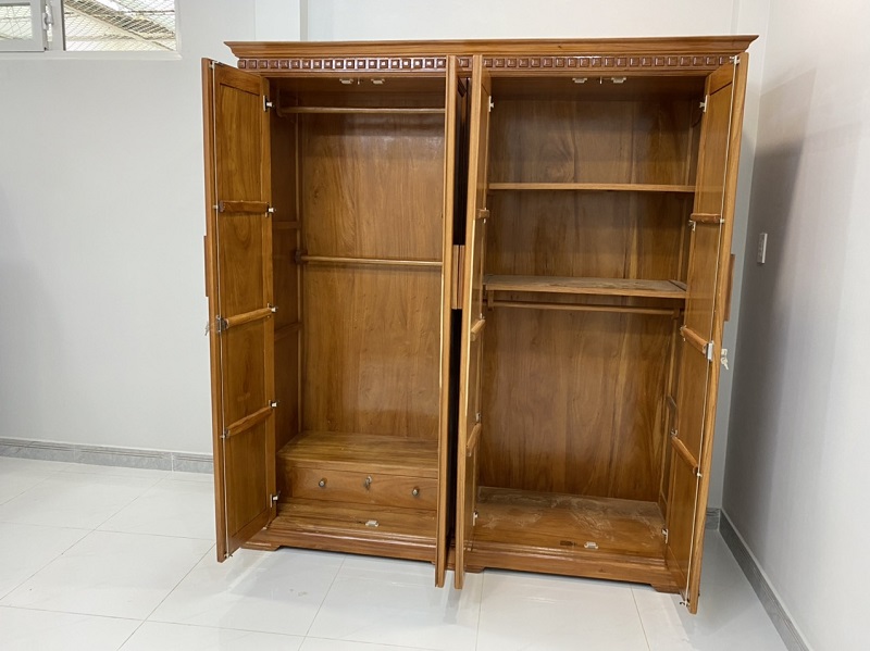 Hoàn thành lắp đặt tủ quần áo gỗ gõ đỏ TA54 cho khách ở quận 8, TP Hồ Chí Minh