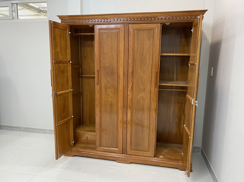 Hoàn thành lắp đặt tủ quần áo gỗ gõ đỏ TA54 cho khách ở quận 8, TP Hồ Chí Minh