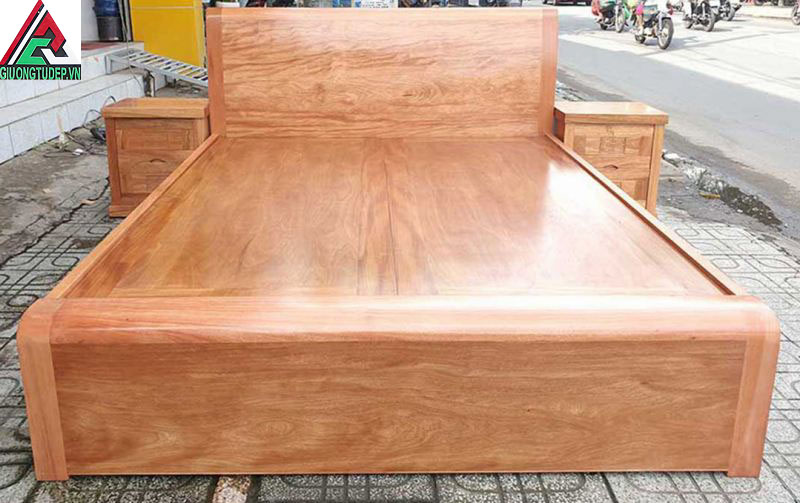 Mẫu giường gỗ đinh hương GN30 dạt phẳng kiểu cuốn trơn