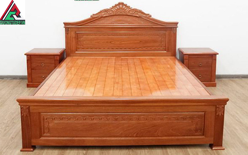 Mẫu giường gỗ xoan đào GN60 kiểu hoa lá tây dạt phản