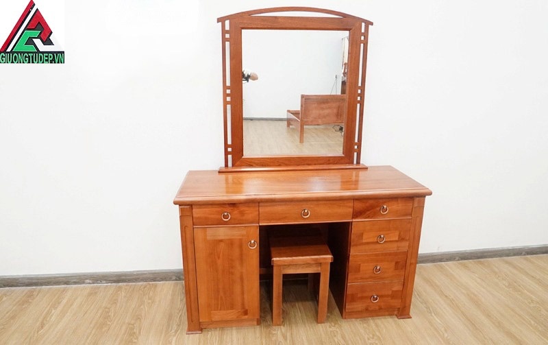 Bàn trang điểm gỗ