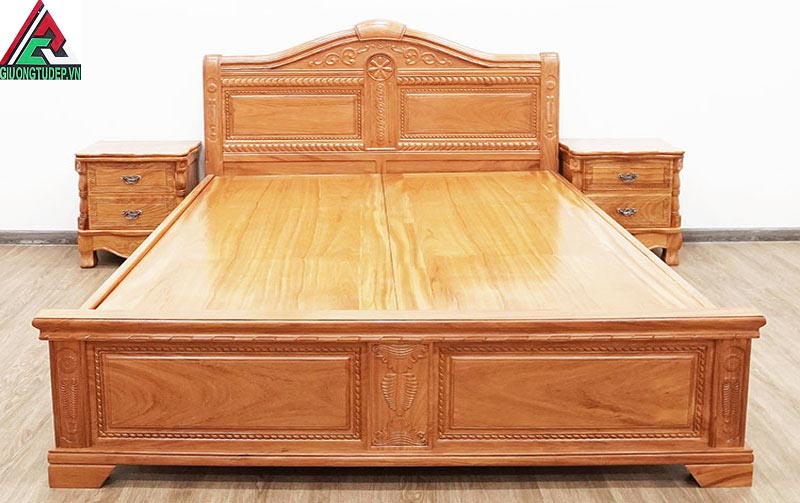 Giường gỗ gõ đỏ GN50 kiểu vai bò dạt phản giống như một điểm nhấn ấn tượng, giúp không gian phòng ngủ sang trọng, ấm cúng