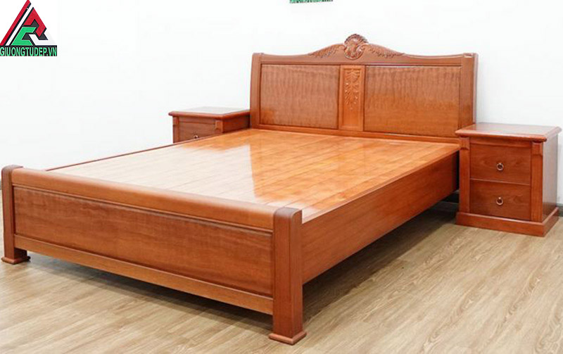 Giường gỗ xoan đào GN54  dạt phản kiểu đục hoa lá tây với chất liệu gỗ cao cấp, mẫu mã đẹp và độ bền vượt trội, lại sở hữu mức giá vô cùng hợp lý, đang là một trong những sản phẩm đang rất được yêu thích tại GIUONGTUDEP.VN.