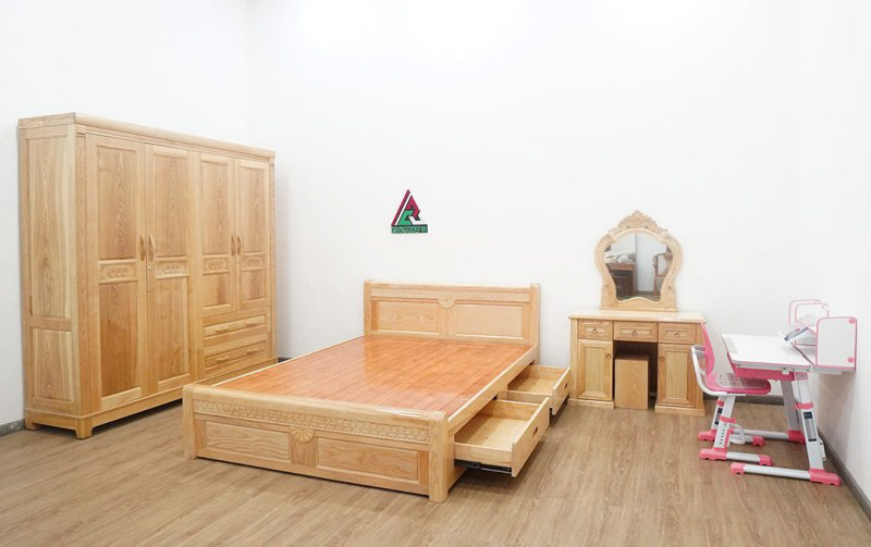 Tủ áo gỗ sồi được bố trí hài hoà với nội thất bên trong phòng ngủ
