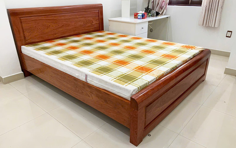 Giường ngủ gỗ hương đá dẹp