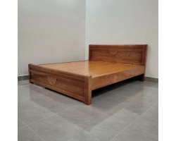Giao giường gỗ sồi GN94 cho khách quận 12