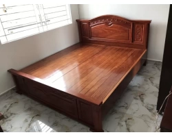 Giao giường gỗ xoan đào và giường gỗ gõ đỏ cho KH tại quận 12, TPHCM