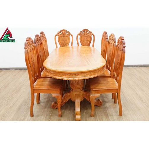 Với bề mặt được chạm khắc tỉ mỉ, cùng chất liệu gỗ gõ đỏ cao cấp, bàn ăn gỗ gõ đỏ BA17 mang đến cho không gian nhà hàng, quán cafe hay phòng ăn gia đình một vẻ đẳng cấp sang trọng.