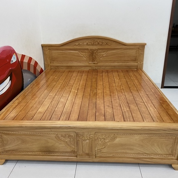 Giao giường gỗ gõ đỏ GN34 cho khách Nhà Bè, TPHCM