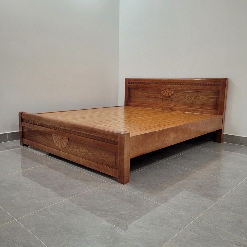 Giao giường gỗ sồi GN94 cho khách quận 12