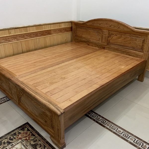 Giao giường gỗ gõ đỏ GN34 cho khách quận 12, TP HCM