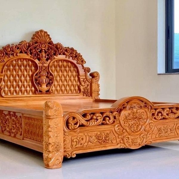 Hoàn thành giường gỗ gõ đỏ GN17 cho khách tại quận 10, TPHCM